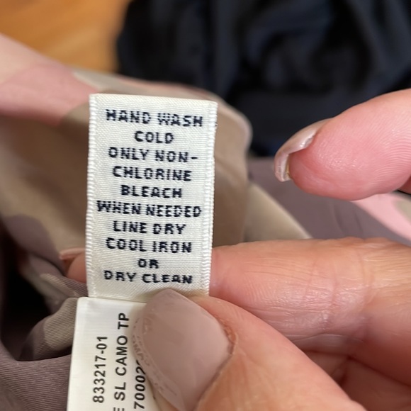 Banana Republic Silk Top - Picture 6 of 6